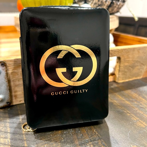 Gucci Black and Gold Women's Bag - Picture 1 of 4